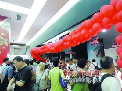 珠三角采購(gòu)商齊聚香江家居品牌工廠批發(fā)城_網(wǎng)易房產(chǎn)四川站